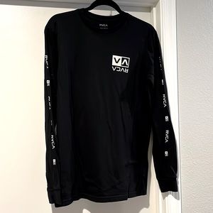 Men’s RVCA long sleeve logo tee in black sz M regular fit NWOT